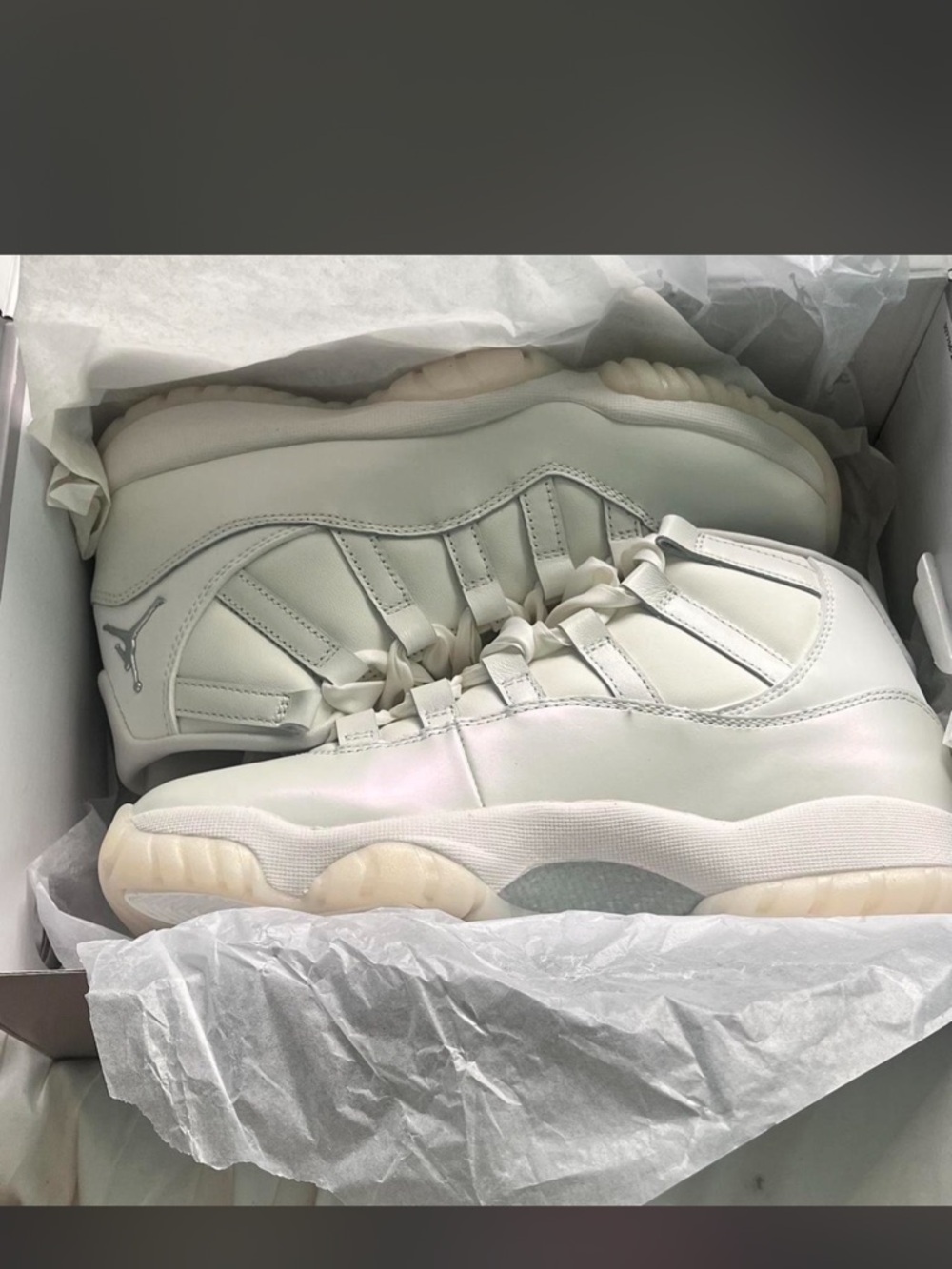 Jordan Retro 11  - White/Cream